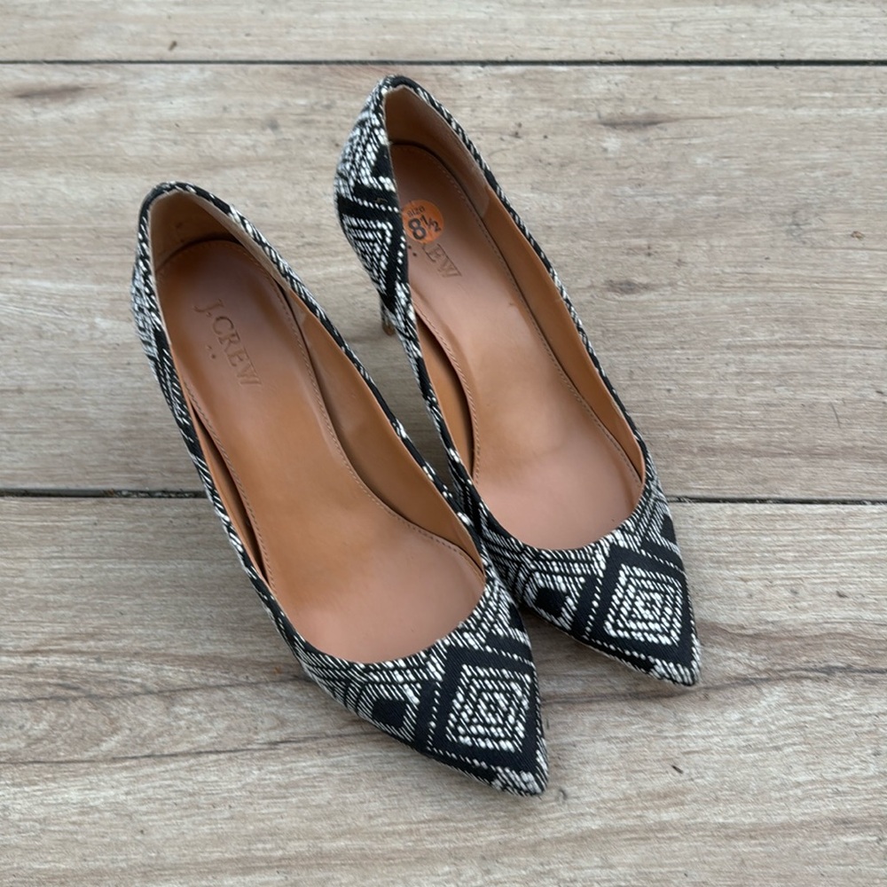 J. Crew Size 8.5 Ikat Aztec Print Fabric Beautiful!! - Picture 1 of 5